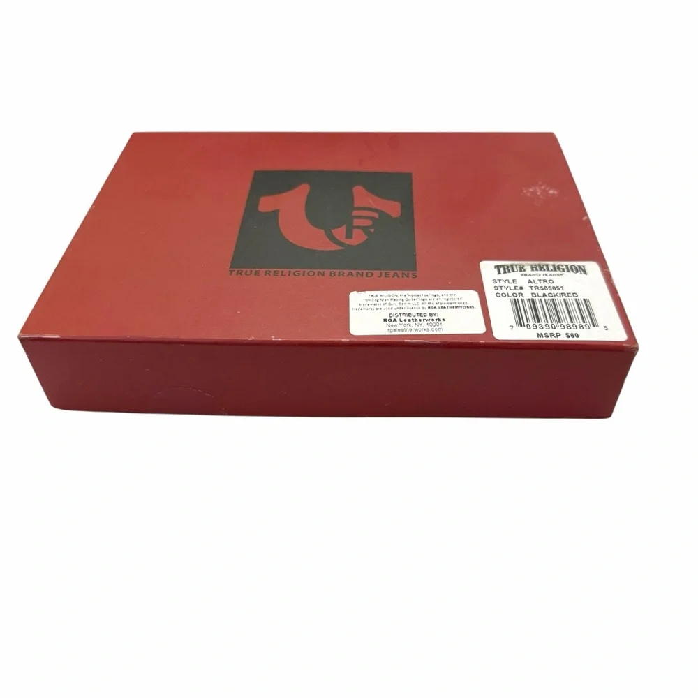 NIB True Religion Men’s Black Leather Bifold Wallet Red Horseshoe Carabiner Set